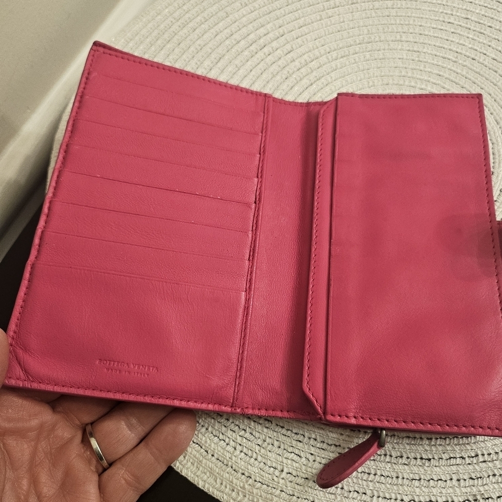 💗 Bottega Veneta Intrecciato Leather Long Wallet | Made in Italy - Picture 9 of 13